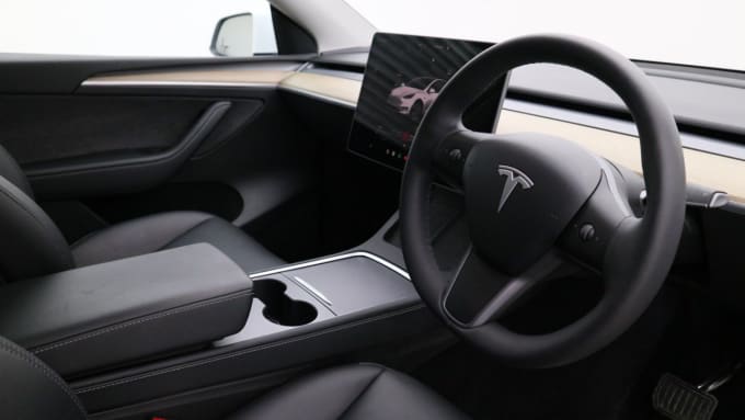 2025 Tesla Model Y