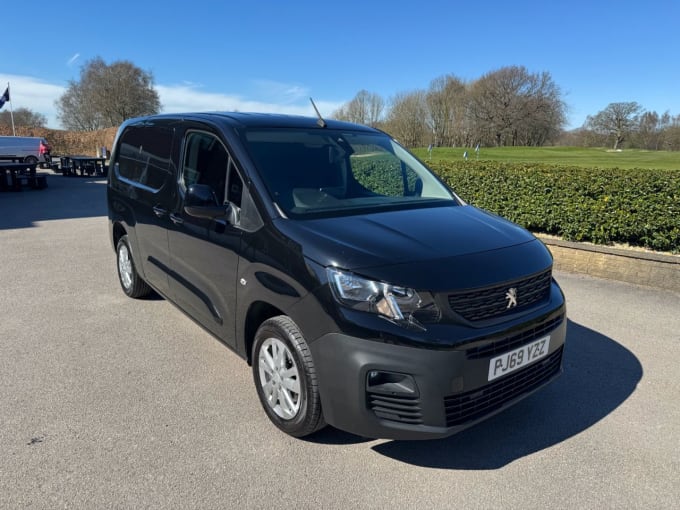 2025 Peugeot Partner