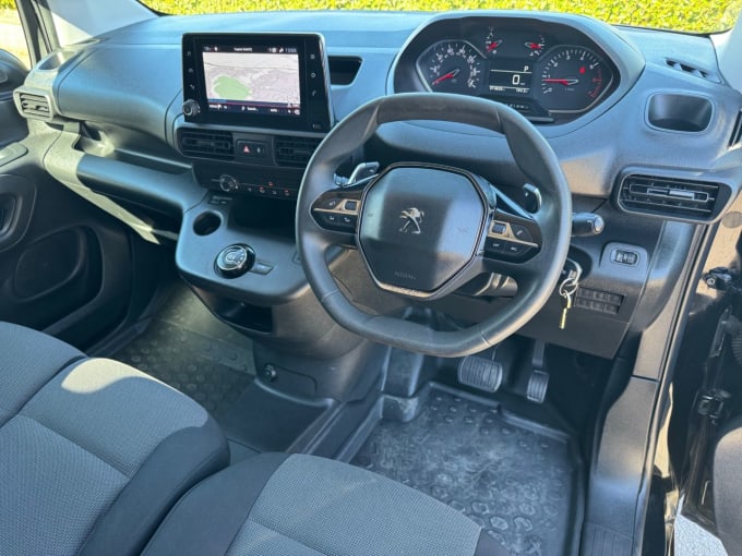 2025 Peugeot Partner