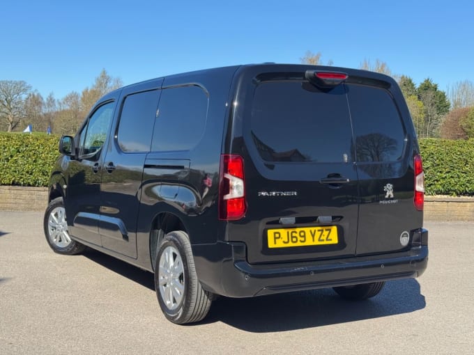 2025 Peugeot Partner