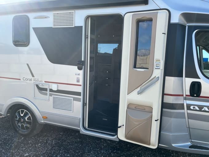 2025 Adria Coral 690 Sc Platinum