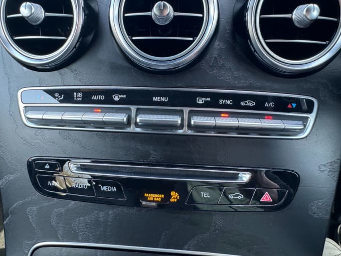2025 Mercedes-benz Glc