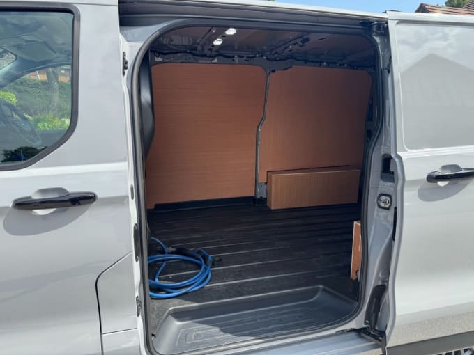 2025 Ford E-transit Custom