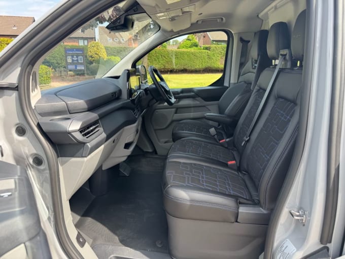 2025 Ford E-transit Custom