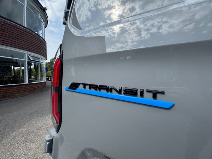2025 Ford E-transit Custom