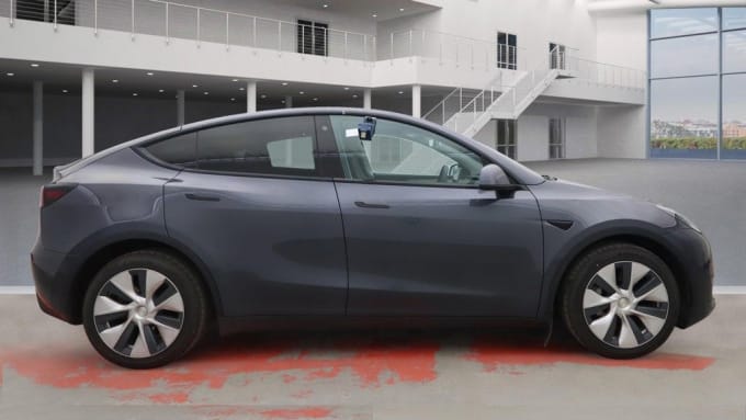 2025 Tesla Model Y