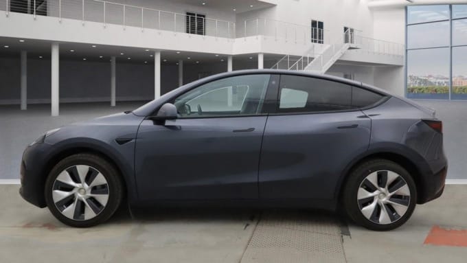 2025 Tesla Model Y