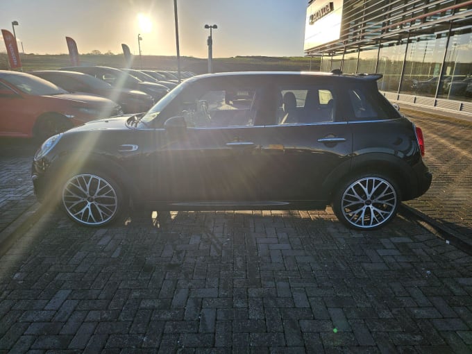 2019 Mini Hatch