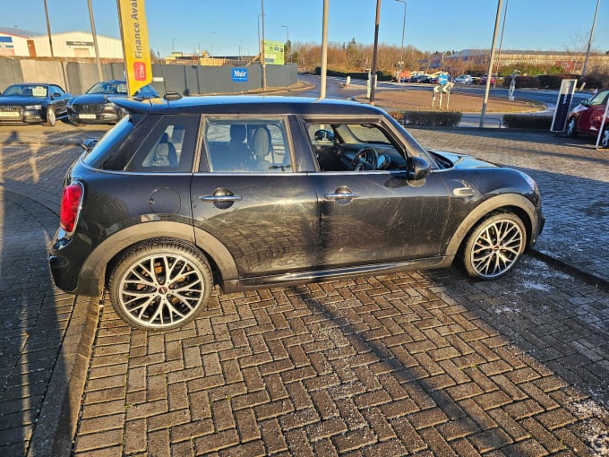 2019 Mini Hatch