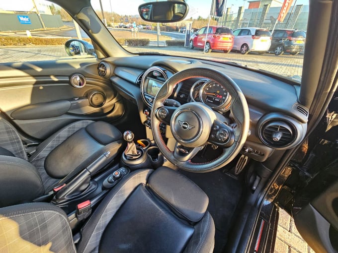 2019 Mini Hatch