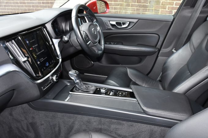 2020 Volvo V60