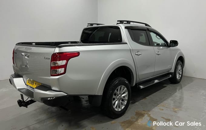 2025 Mitsubishi L200