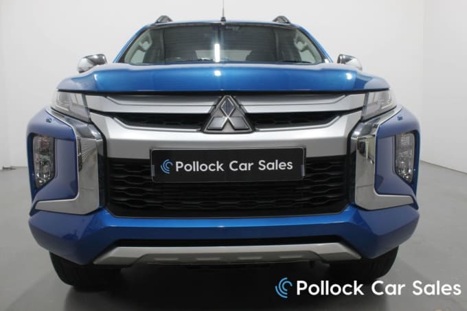 2025 Mitsubishi L200