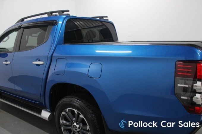 2025 Mitsubishi L200