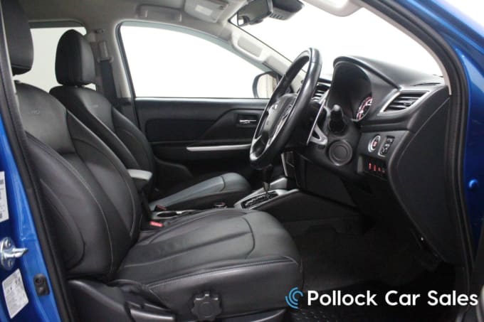 2025 Mitsubishi L200