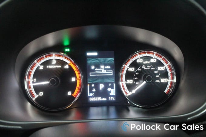 2025 Mitsubishi L200