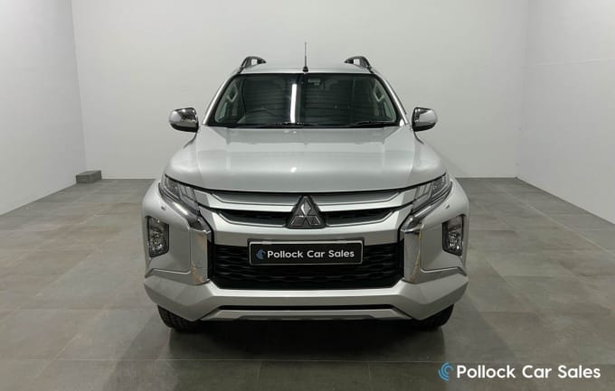 2025 Mitsubishi L200