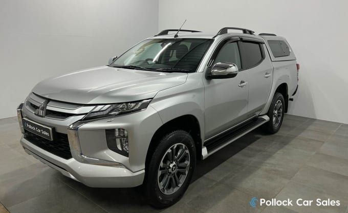 2025 Mitsubishi L200