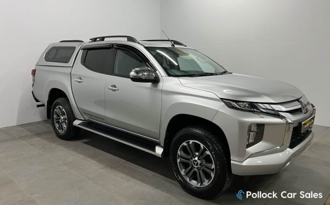 2025 Mitsubishi L200