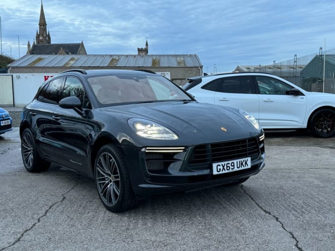 2025 Porsche Macan