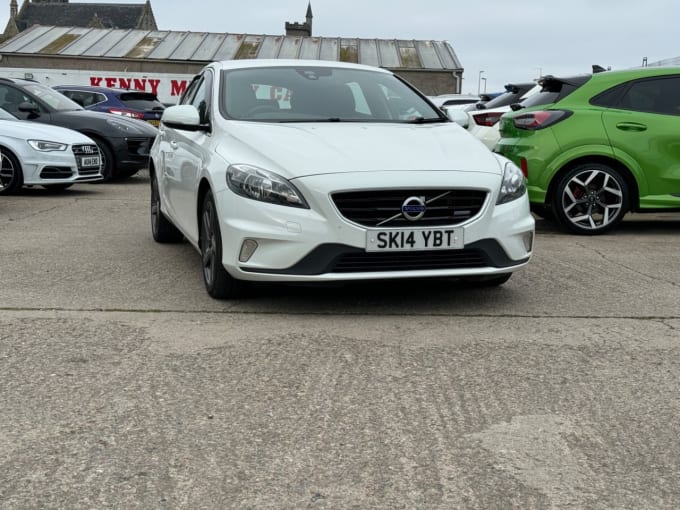 2024 Volvo V40