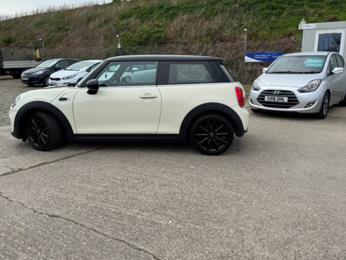 2025 Mini Hatch