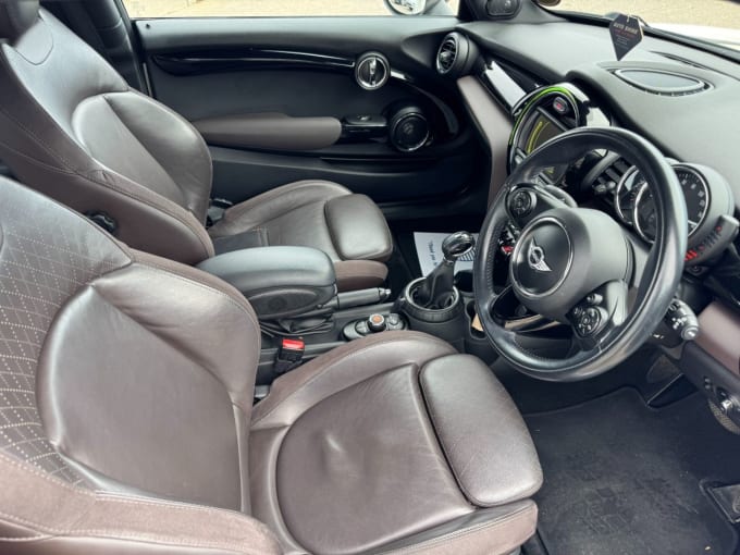 2025 Mini Hatch