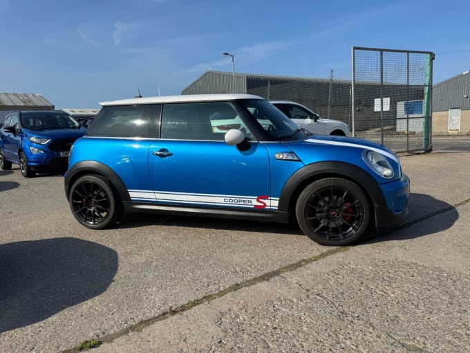 2025 Mini Hatch
