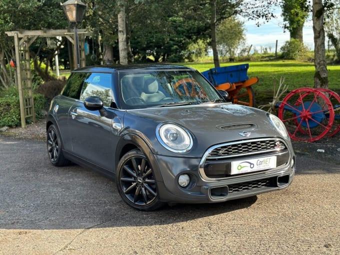 2025 Mini Hatch