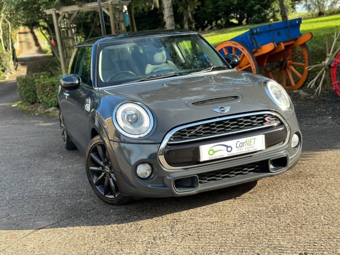 2025 Mini Hatch