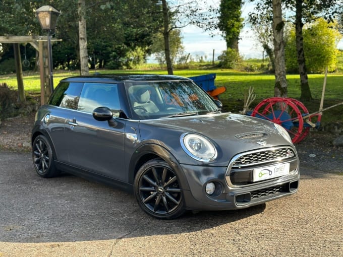 2025 Mini Hatch