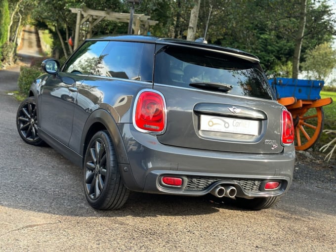 2025 Mini Hatch