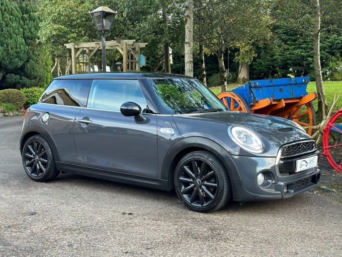 2025 Mini Hatch