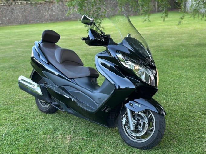 2025 Suzuki Burgman 400