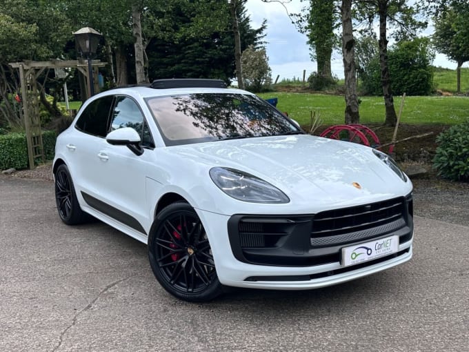 2025 Porsche Macan