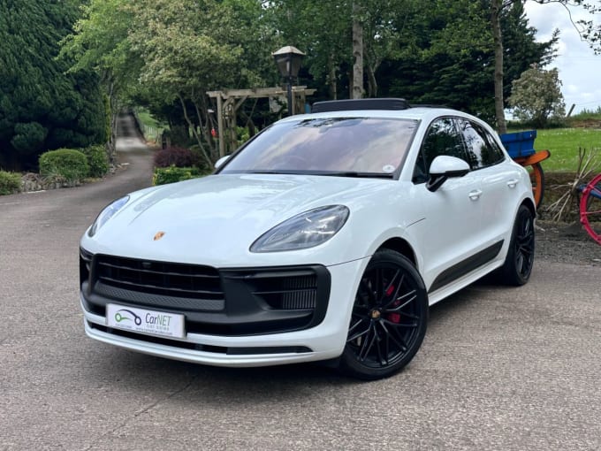 2025 Porsche Macan