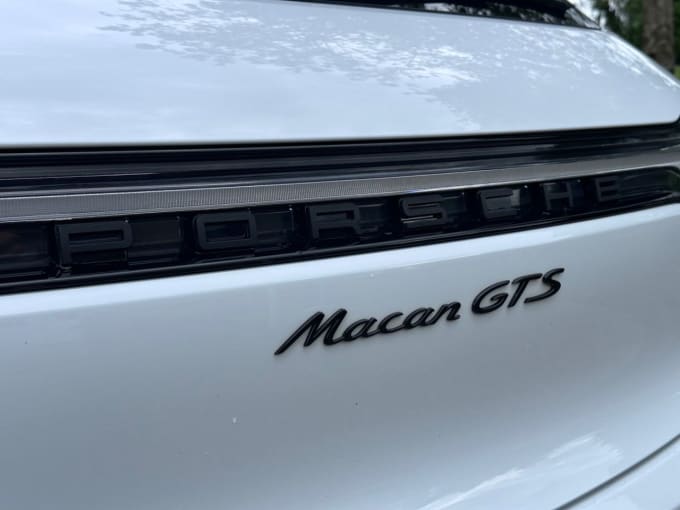 2025 Porsche Macan