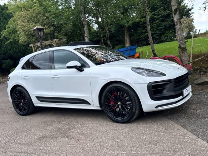 2025 Porsche Macan