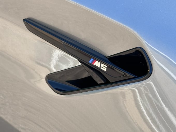 2025 BMW M5