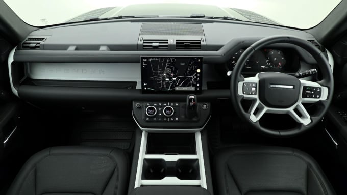 2025 Land Rover Defender 90