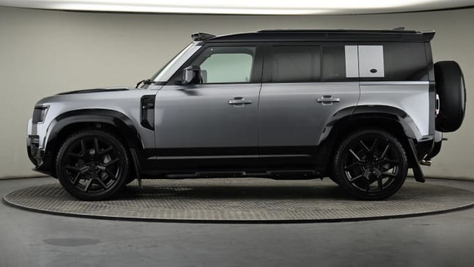 2025 Land Rover Defender 110