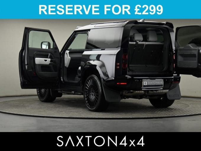 2025 Land Rover Defender 90