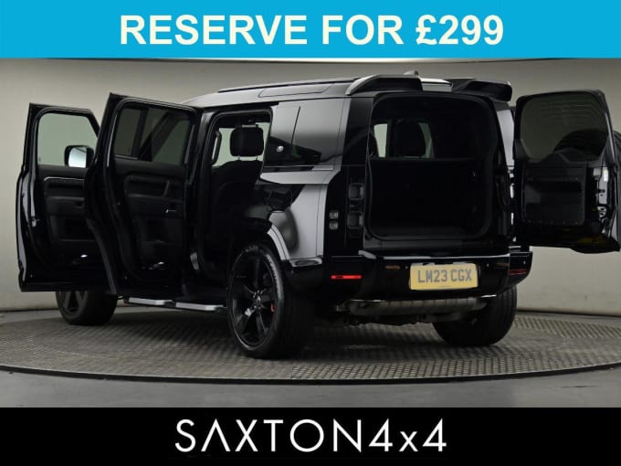 2025 Land Rover Defender 110