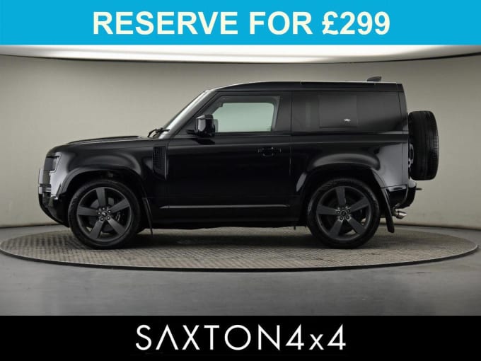 2025 Land Rover Defender 90