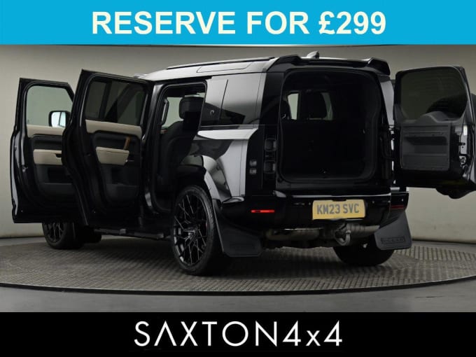 2025 Land Rover Defender 110