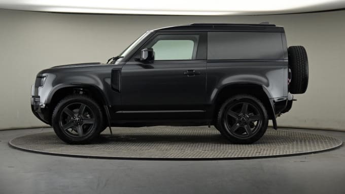 2025 Land Rover Defender 90