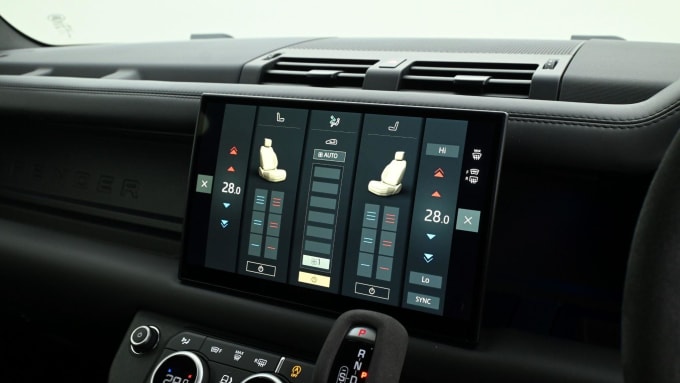 2025 Land Rover Defender 110