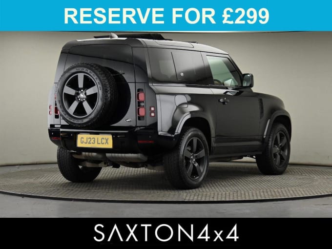2025 Land Rover Defender 90