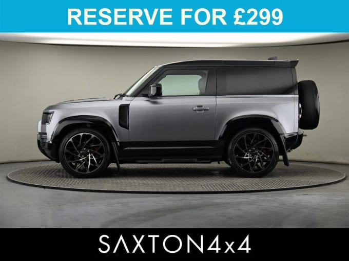 2025 Land Rover Defender 90