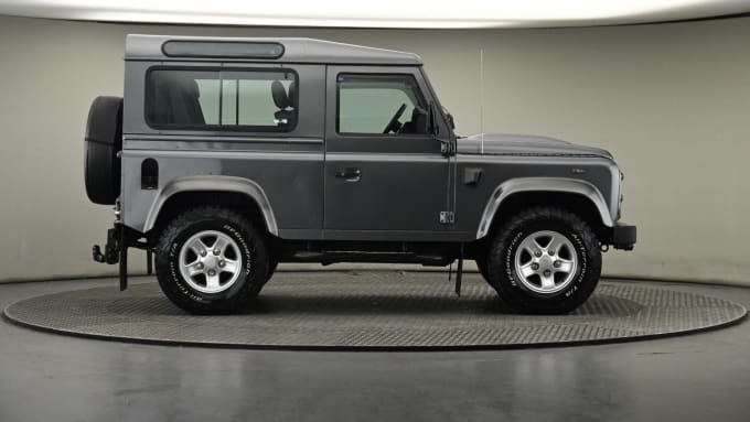 2025 Land Rover Defender 90